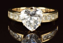 A 9ct gold ring set with cubic zirconia, 3.8g, size N