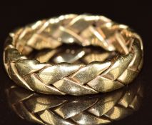 A 9ct gold plaited ring, 4g, size Q
