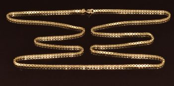 A 9ct gold necklace / chain made up of rectangular links, 11.8g, 80cm
