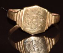 A 9ct gold signet ring, 3g, size V