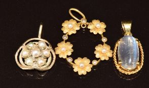 A 15ct gold pendant set with pearls (1.5g, 2.4cm), a 9ct gold pendant set with a moonstone