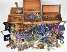 A collection of jewellery including amethyst necklace, brooches including filigree, vintage, Sphinx,