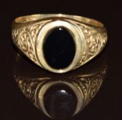 A 9ct gold signet ring set with onyx, 3g. size O