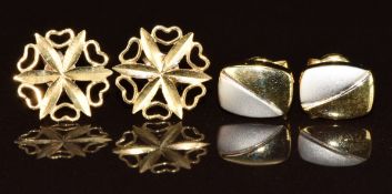 A pair of 18k gold bi-coloured earrings (0.8g) and a pair of 9ct gold earrings (0.5g)