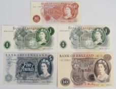 Five Bank of England J.Q. Hollom banknotes, including A01 prefix Series C £10