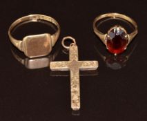 A 9ct gold signet ring (size Q), 9ct gold ring set with paste and 9ct gold cross, 5.7g