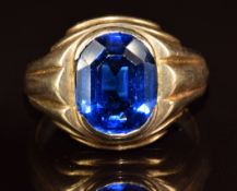 A 10k gold ring set with a synthetic stone, 5.6g, size P