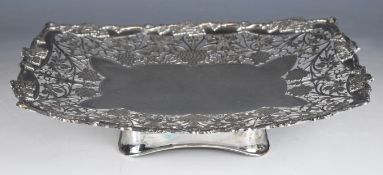 George VI hallmarked silver pedestal centrepiece fruit basket with fretwork grape and vine