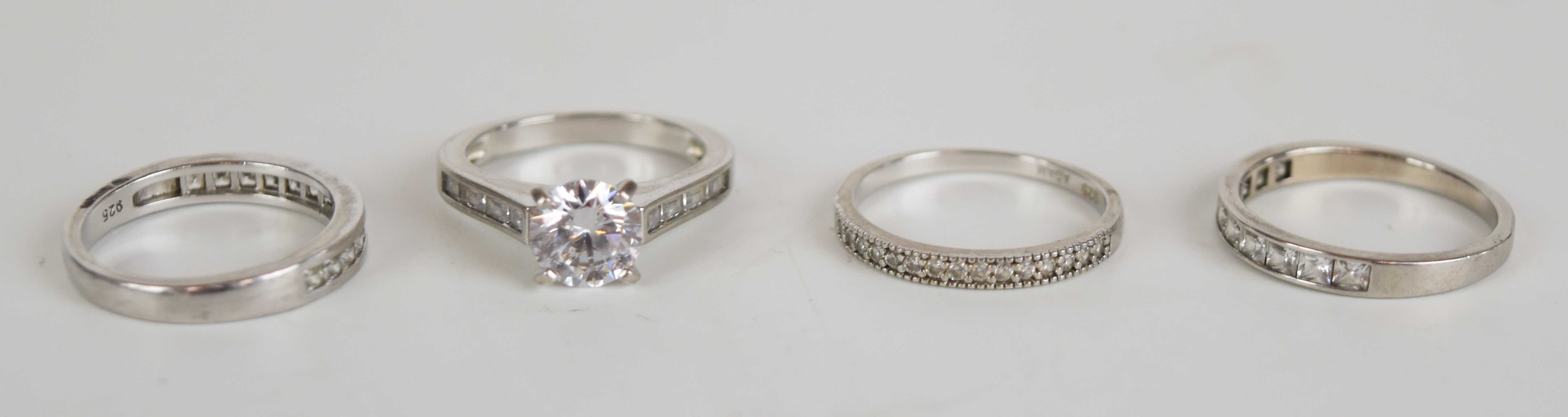 Twenty four silver rings set with cubic zirconia, 96g - Image 7 of 8