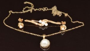 A 9ct gold pendant set with a pearl and diamonds, 9ct gold brooch and earrings set with pearls, 4.