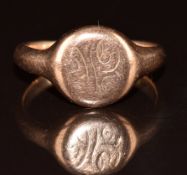 A 9ct rose gold signet ring, Chester 1922, 3.2g, size L