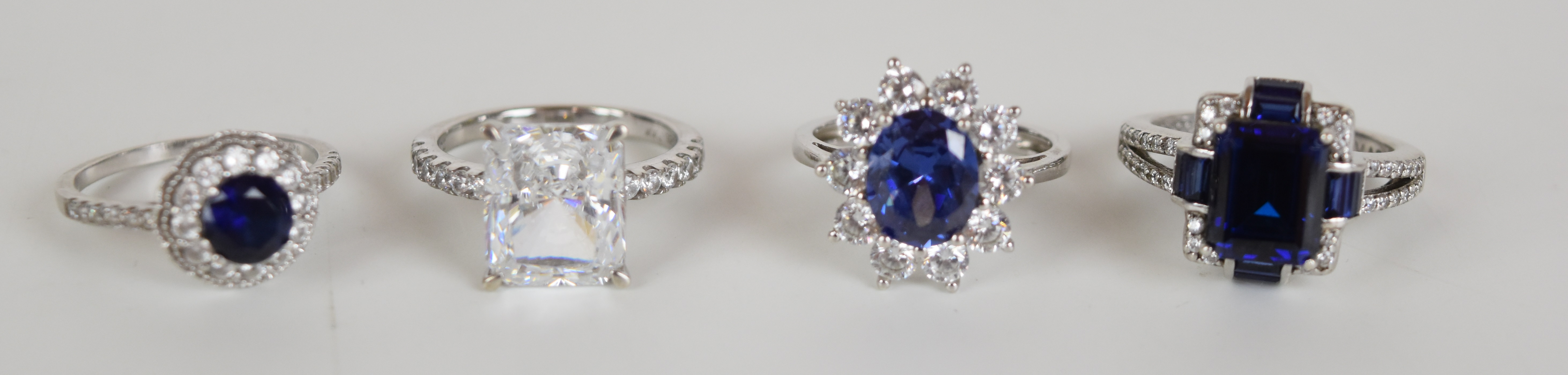 Twenty four silver rings set with cubic zirconia, 96g - Image 4 of 8