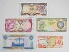 Five Cyprus 1989-95 banknotes including high grade £10, £20 (1992) and £5 (1990)