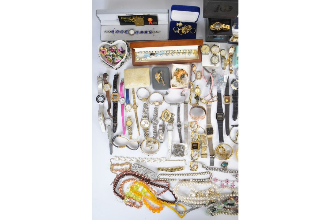 A collection of jewellery including vintage beads, bangles, watches and brooches including Sarah - Image 2 of 14