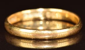 A 22ct gold wedding band / ring, 2g, size N