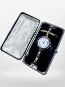 A 9ct yellow gold wristwatch on expansion strap, gross weight 19.