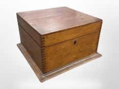A Victorian mahogany box with two-division interior, 29cm x 29cm x 17cm.