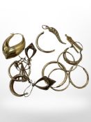 A group of assorted 9ct gold earrings. CONDITION REPORT: 9.6g gross.