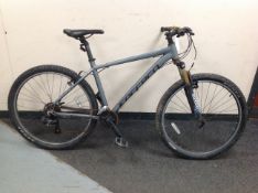 A Carrera Valour 27.