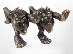 A pair of cast-iron gorilla bookends, height 14cm.