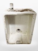 A porcelain sink, 62cm x 46cm x 26cm.