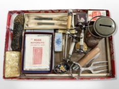 A group of collectables including Mosda Rotomatic cigarette case, pocket knife,