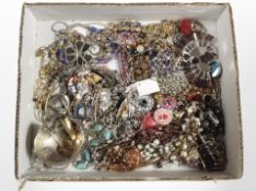 A small tray of mixed costume jewellery, Art Deco-style paste pieces, bangles, necklaces, etc.