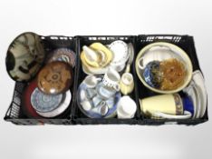 A quantity of ceramics including Leighton tea china, pottery plaques, dinner wares, large wash bowl,