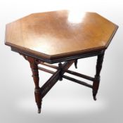 An Edwardian mahogany octagonal occasional table, diameter 90cm.
