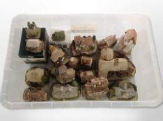 A collection of Lilliput Lane cottages, some boxed.