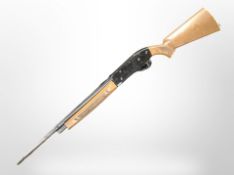 A Crosman 766 .177 calibre repeating air rifle.