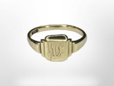 A 9ct gold signet ring, size O CONDITION REPORT: 2.