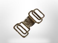 A 14ct white gold bracelet catch by Mings of Honolulu.