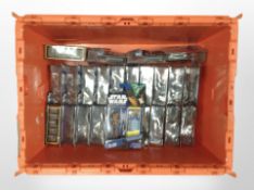 25 Hasbro Star Wars The Clone Wars El-Les figurines, boxed.