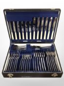 A canteen of Walker & Hall EPNS flat ware.