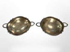 A pair of silver bonbon dishes, Birmingham marks 1931. CONDITION REPORT: 105g.