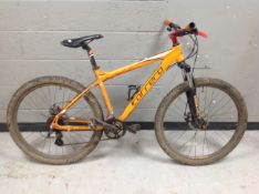 A Carrera Vengeance bike, frame 18