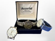 A gent's gold-plated Accurist automatic calendar wristwatch, case 33mm,