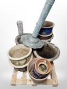 A quantity of ceramic and concrete garden plant pots and other decorations (one pallet)