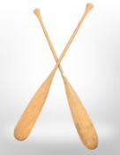 A pair of vintage boating oars, length 147 cm.