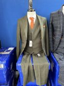 A gent's Fratelli Olive Tweed three piece suite (blazer and jacket 40 regular, trousers 30 regular),