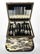 An oak canteen of Elkington silver-plated cutlery, and further various loose cutlery.