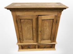 An early 20th century elm double door bookcase top with internal drawers, 81cm x 34cm x 87cm.