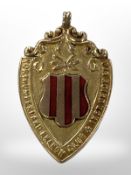 A 9ct yellow gold fob. CONDITION REPORT: 9.