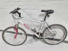 An Apollo XC-26 bike,