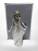 A Lladró figure 6975 'Wonderful Mother', with original box.