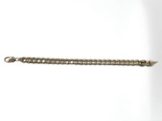 A 9ct gold bracelet, length 21cm CONDITION REPORT: 18.