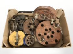 Wooden rigging spools and fishing line reels