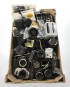 A quantity of vintage/modern cameras, including Minolta, Polaroid,