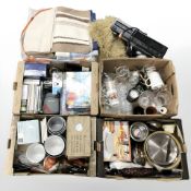 A pallet of assorted home wares : ceramics, glass,